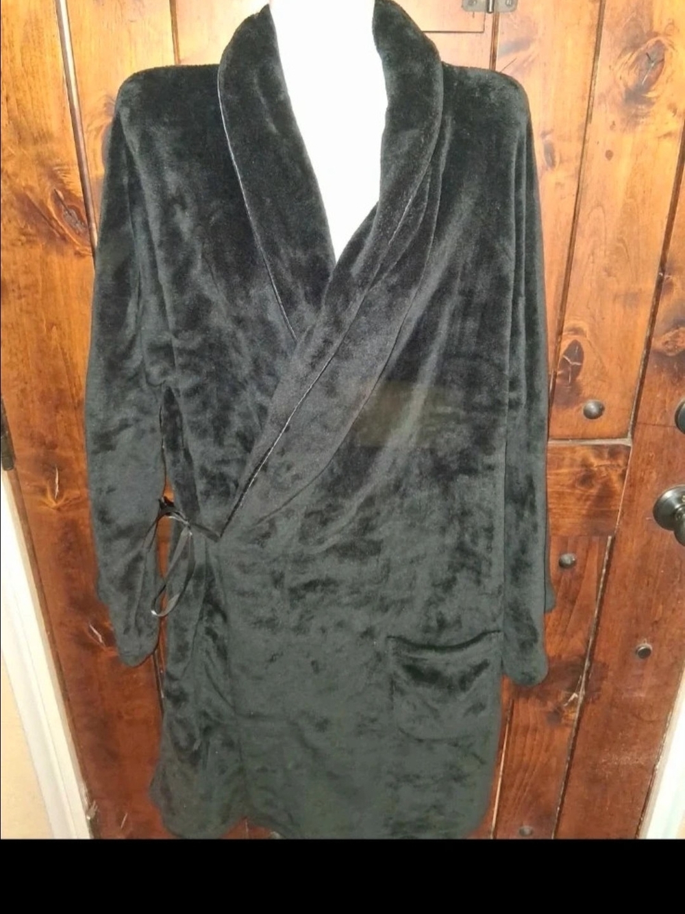 Victoria’s Secret Black Plush Fleece Shawl Collar Robe Size M/L